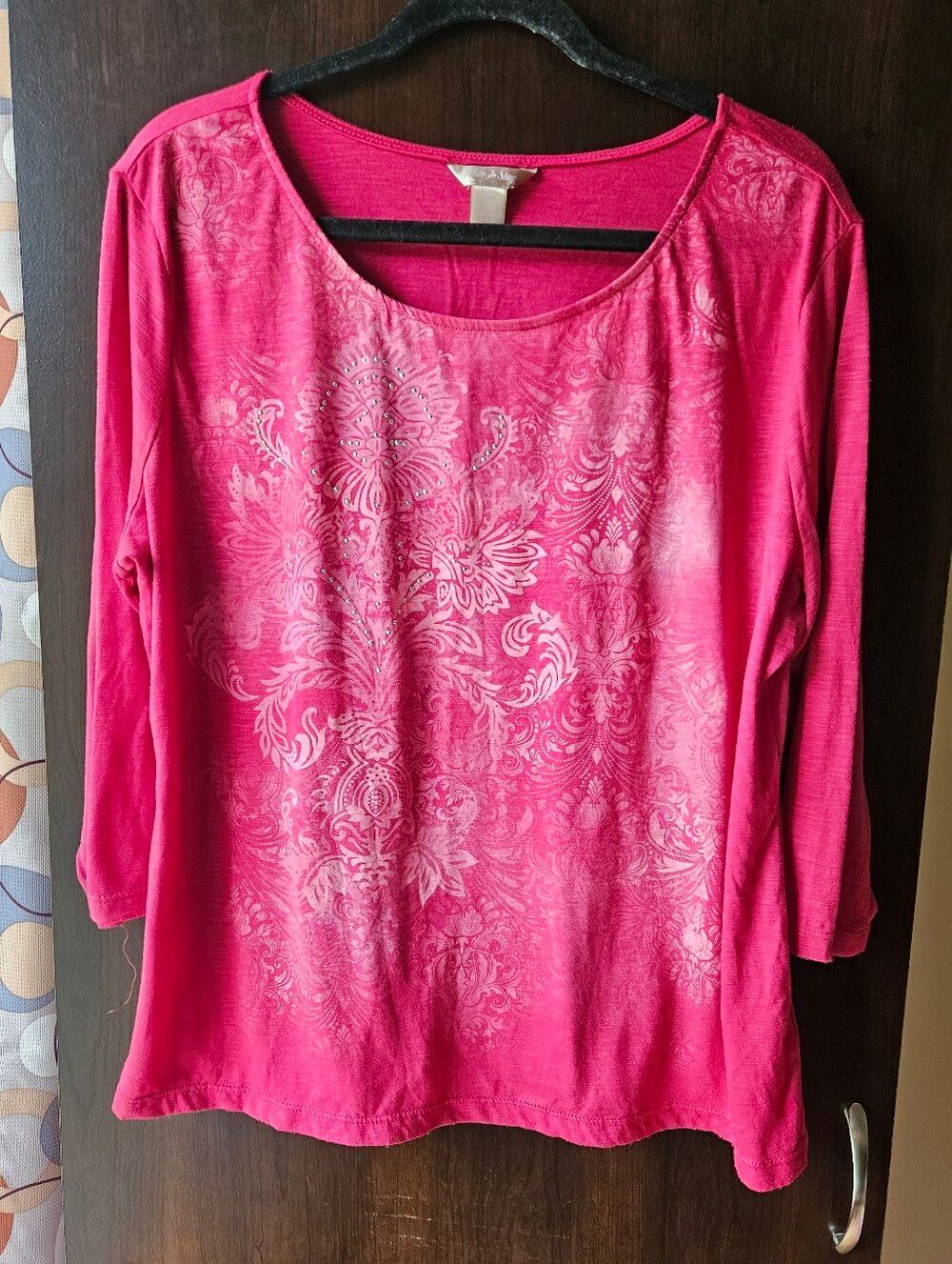 White Stag Hot Pink Long Sleeve Scoop Neck Top with Floral Medallion Size XL